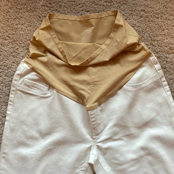 White Time and Tru Maternity Skinny Jeans - Picture 2 of 8